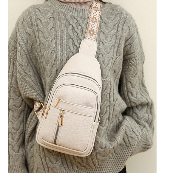 Luxe Pebbled Vegan Leather Zip up Crossbody Shoulder Bag - Picture 4 of 4